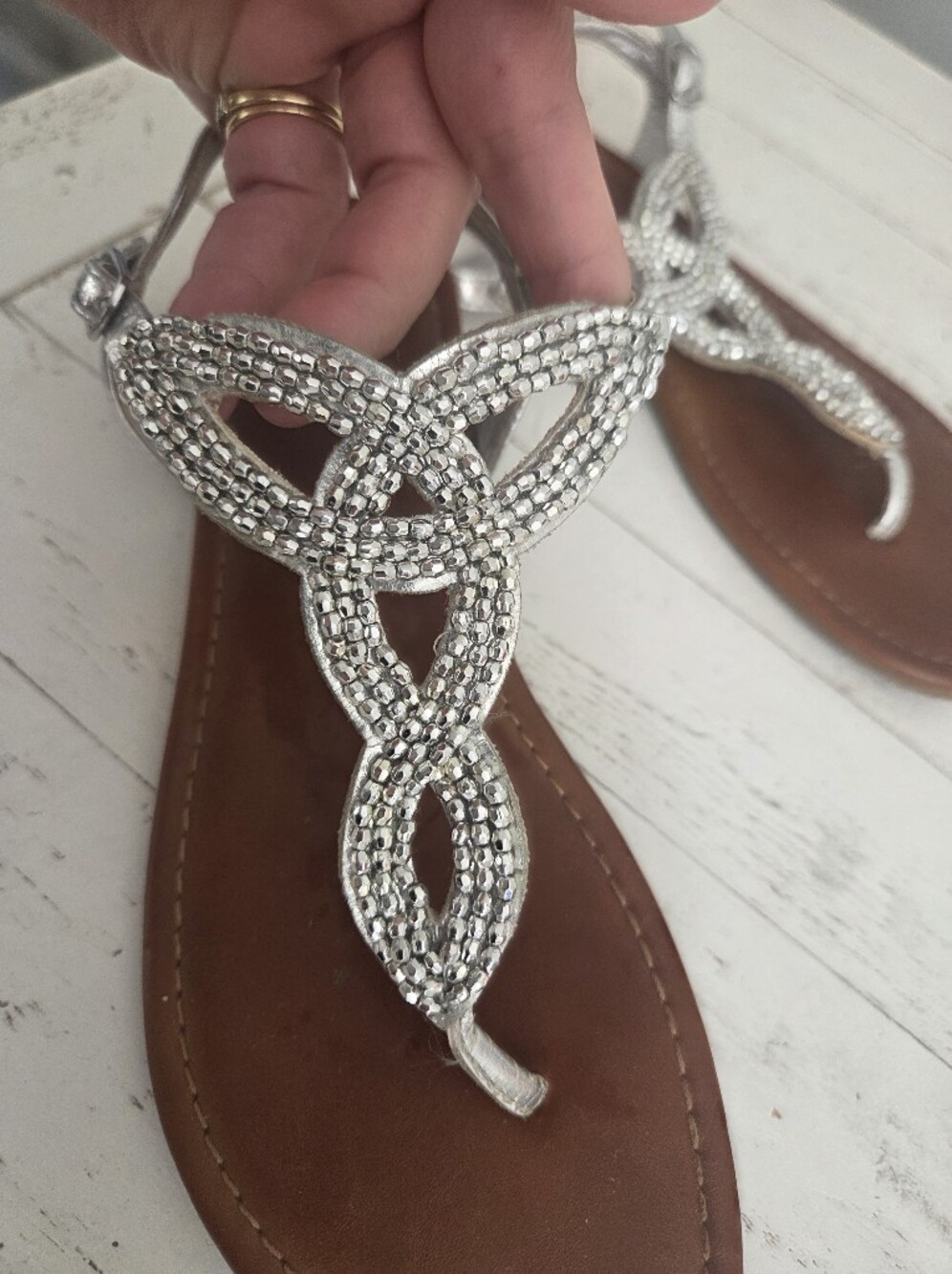 Cat & Jack Silver Beaded T-Strap Brown Footbed Sandals; Girl's 5, Women's 6.5 - Picture 3 of 6